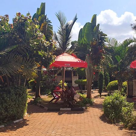 Akagera Neighbors Bed & Breakfast Kabarondo Exterior photo