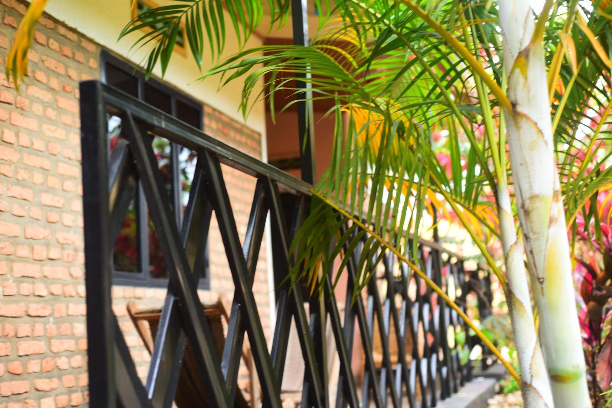 Akagera Neighbors Bed & Breakfast Kabarondo Exterior photo
