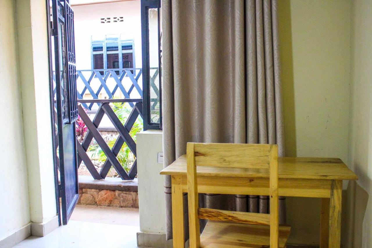 Akagera Neighbors Bed & Breakfast Kabarondo Exterior photo